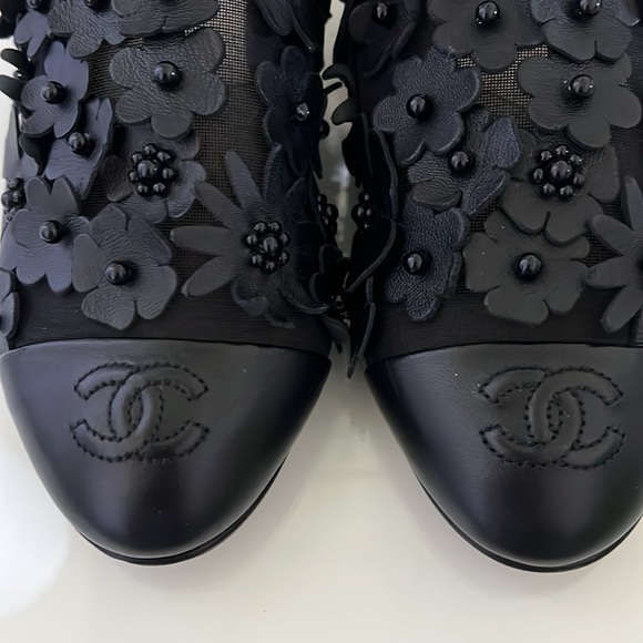Authentic Chanel  mules - Picture 14 of 17